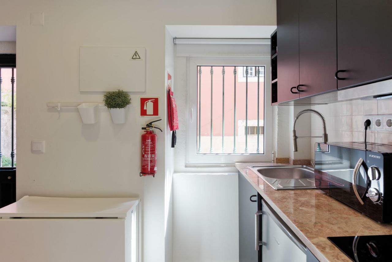 Ferienwohnung Typical And Brand New T.M. Flat Lissabon Exterior foto